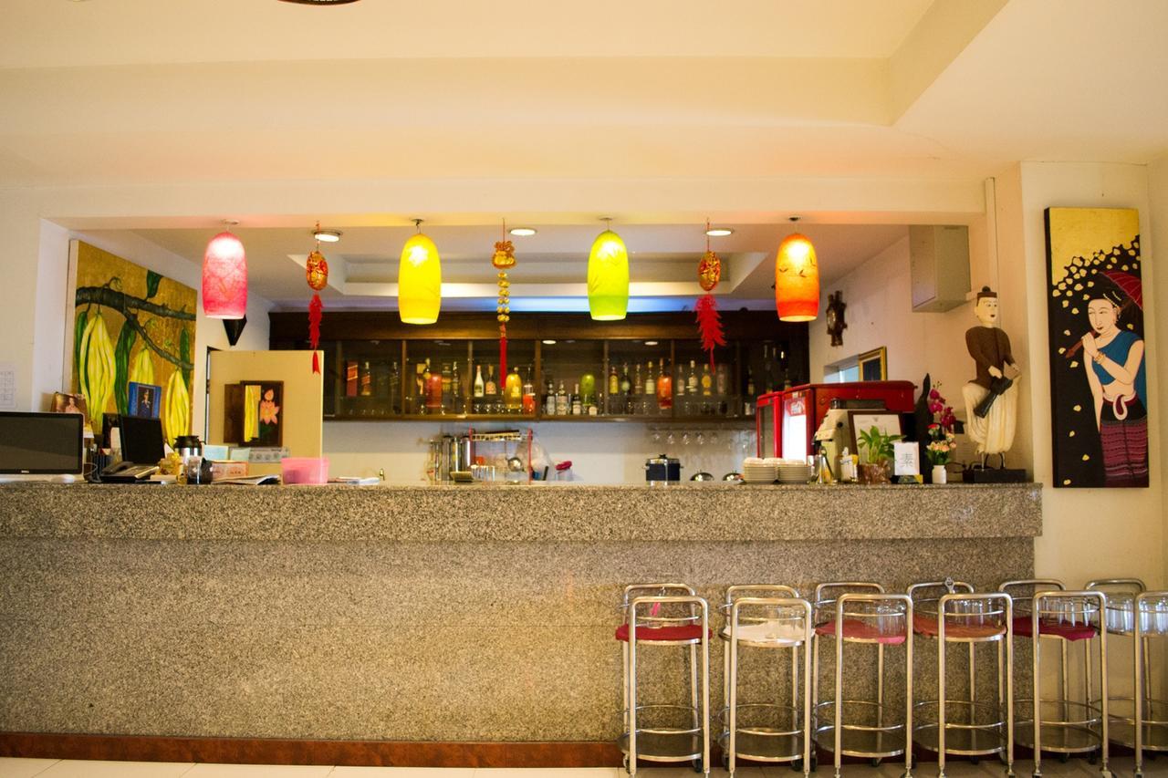 Win Place Hotel Chiang Mai Bagian luar foto