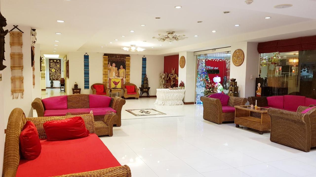 Win Place Hotel Chiang Mai Bagian luar foto